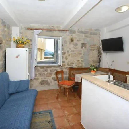 Old Stone House