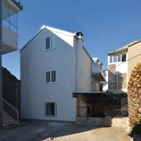 Old Stone House Daire